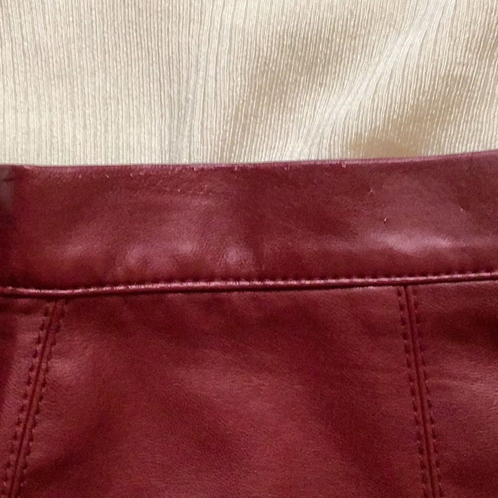 Beautiful Red Faux Leather Dennis Basso NWOT ❤️ - Picture 4 of 7